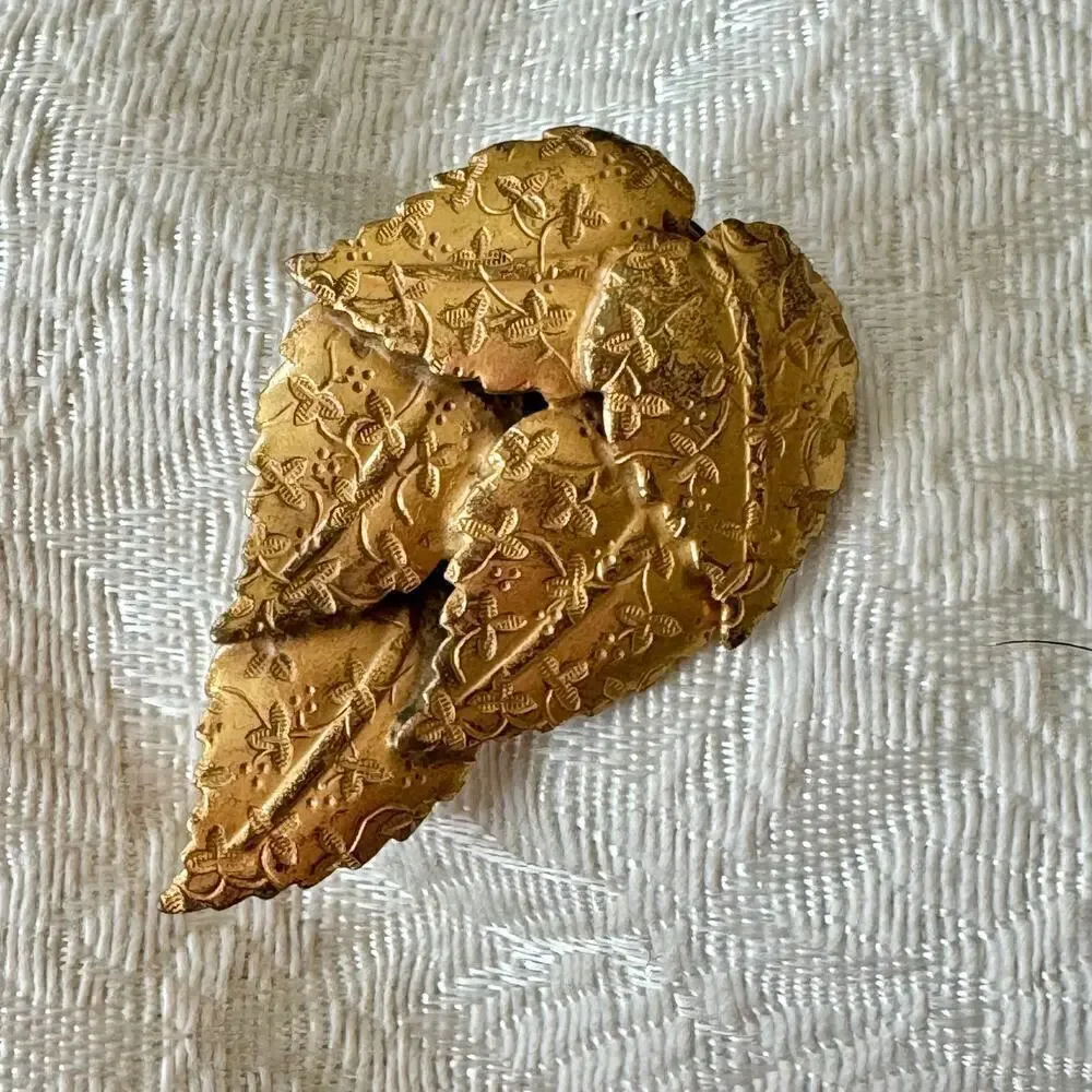 Antique Vintage Art Nouveau Layered Brass Falling Leaves Fur Scarf Clip Brooch